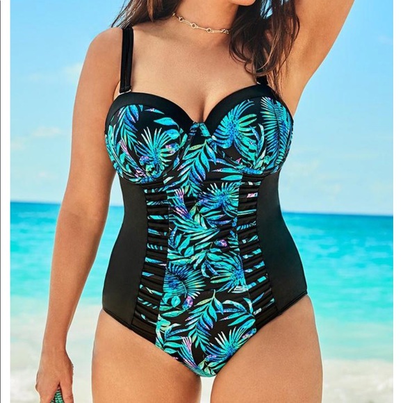 Plus size one piece swimsuit - Picture 7 of 9